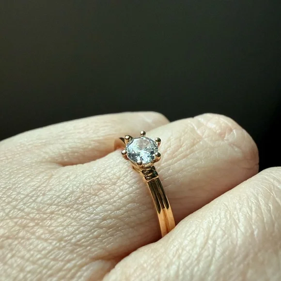 NEW! Pretty Bird Jewelry Solitaire Round-Cut Cubic Zirconia Ring size 8.75 - Picture 7 of 12